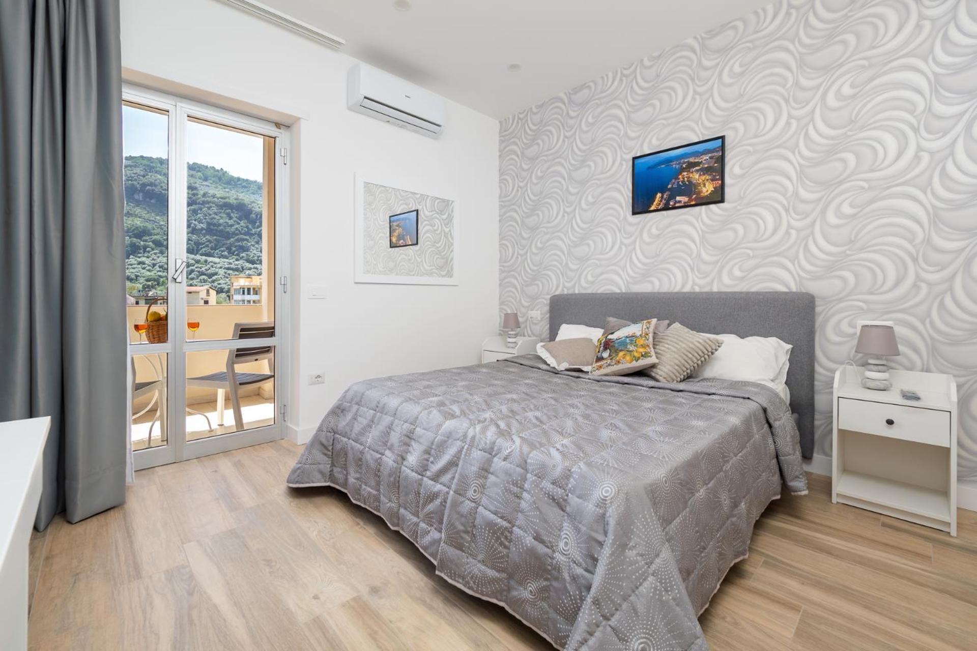 Nonno Angelo - 4 Bedrooms With Free Parking & Seaview Balcony Сорренто Экстерьер фото