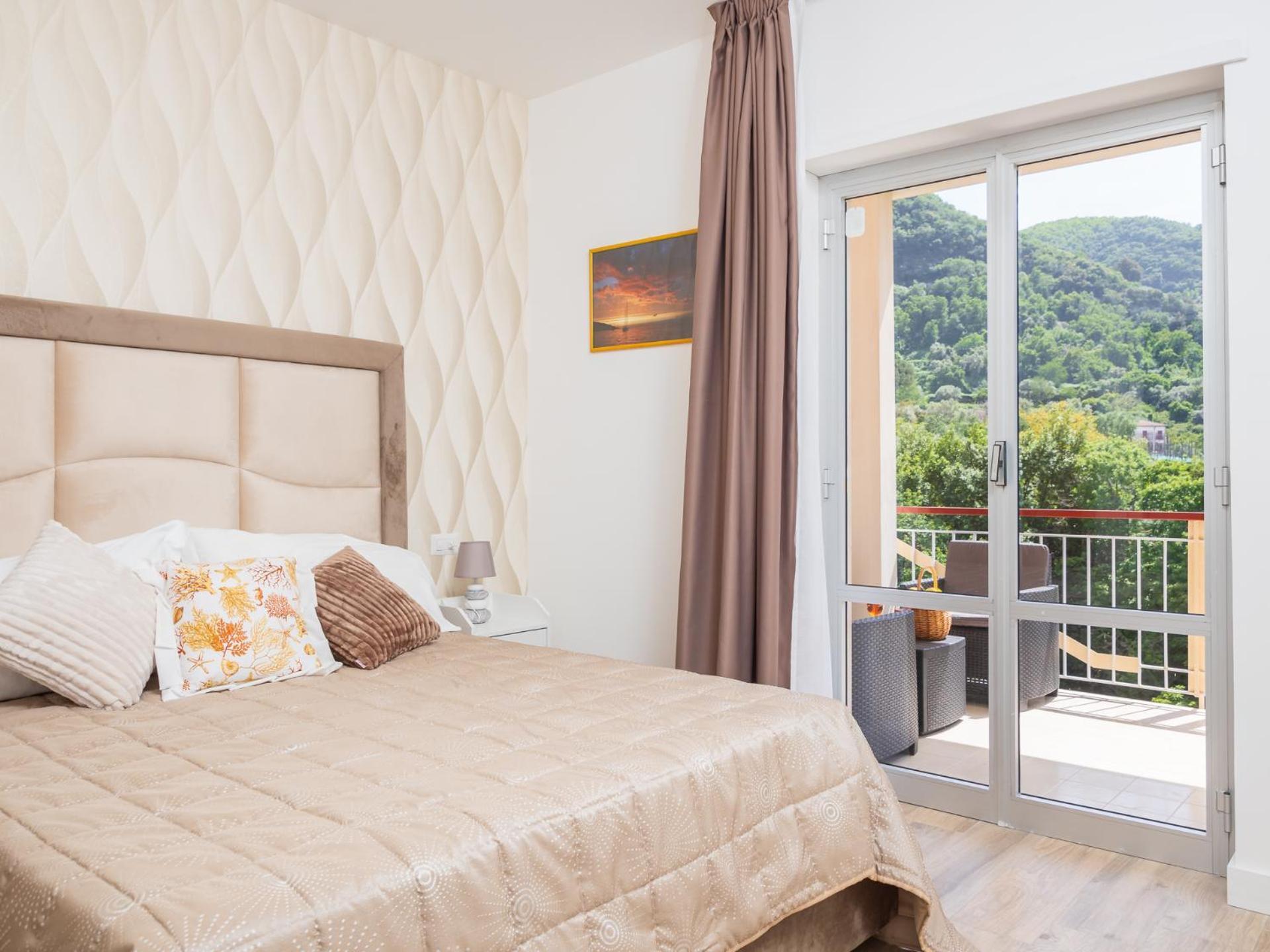 Nonno Angelo - 4 Bedrooms With Free Parking & Seaview Balcony Сорренто Экстерьер фото