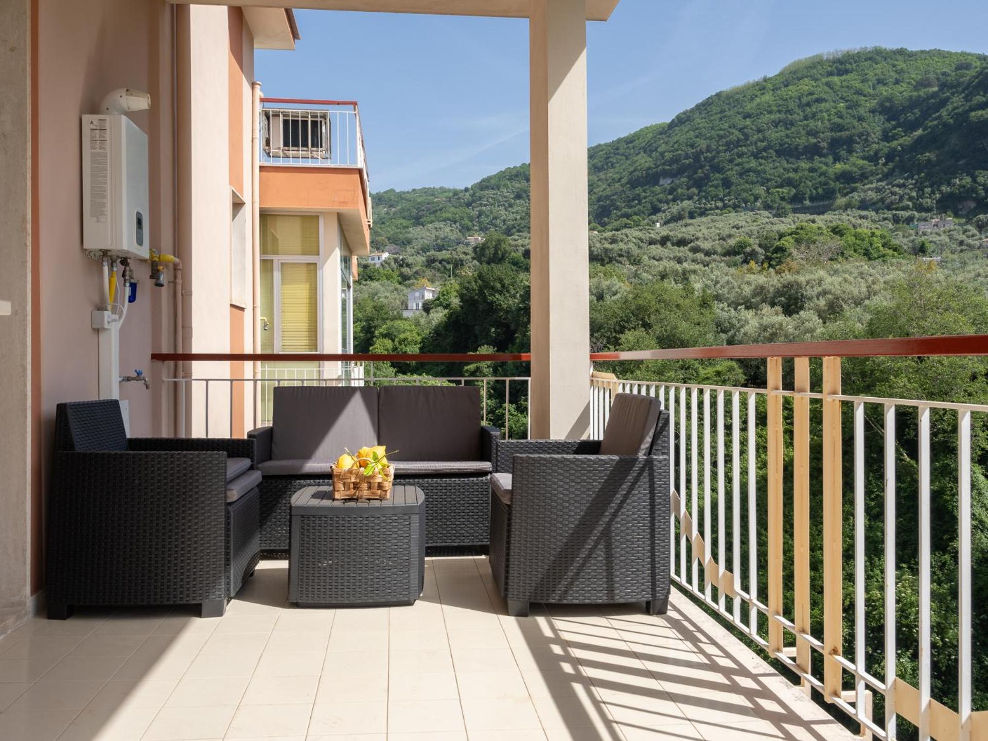 Nonno Angelo - 4 Bedrooms With Free Parking & Seaview Balcony Сорренто Экстерьер фото